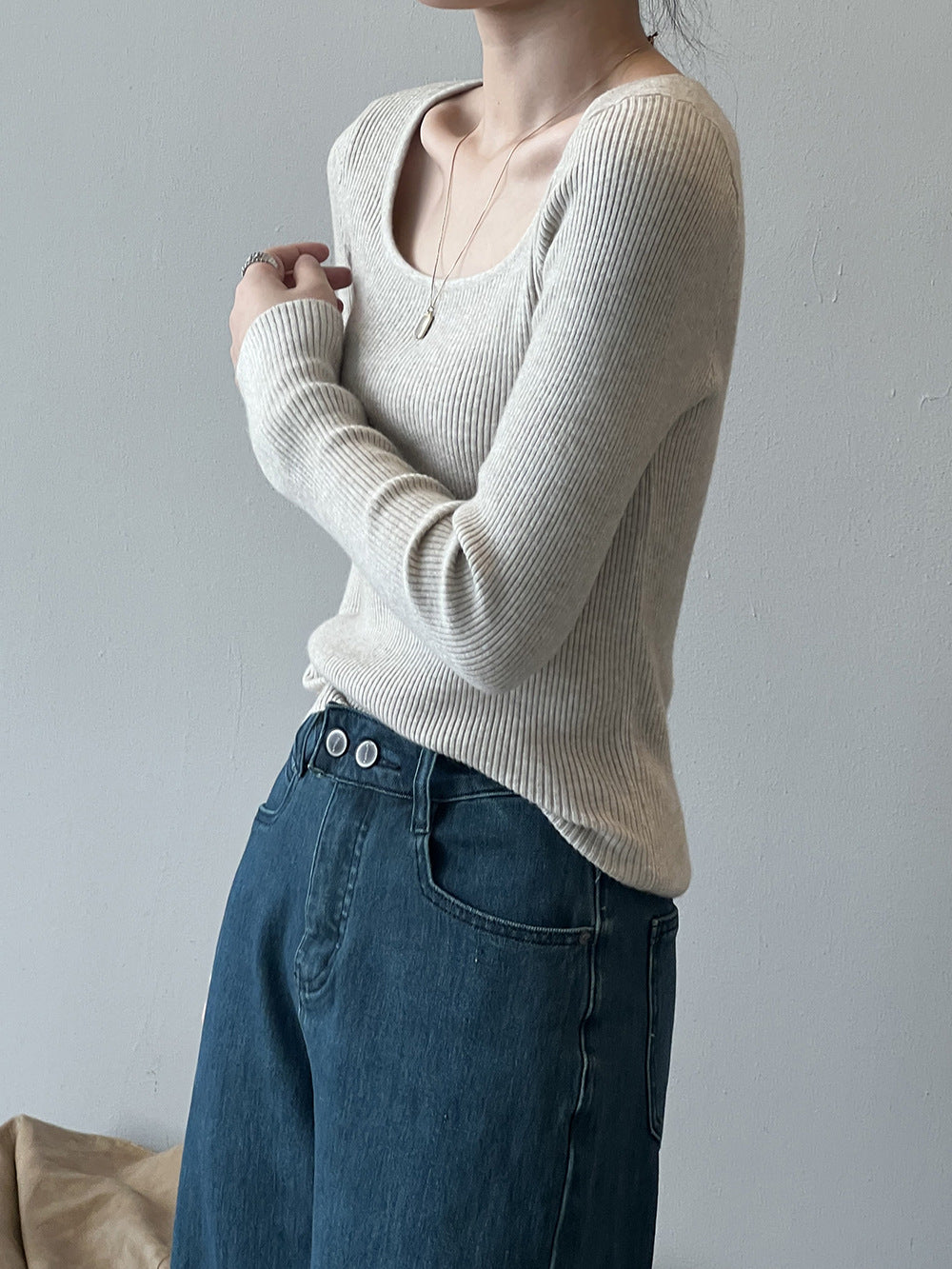 【骨格ストレート】オープンネックフィットニットトップス