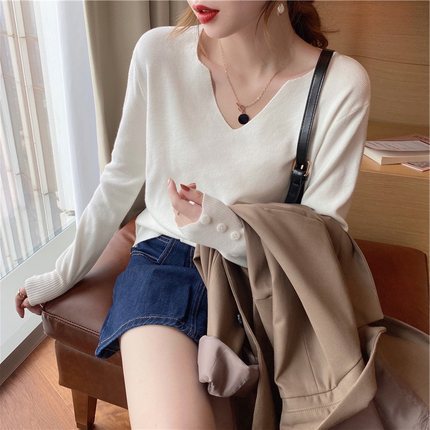 【骨格ストレート】Vネックスタイルアップニットトップス